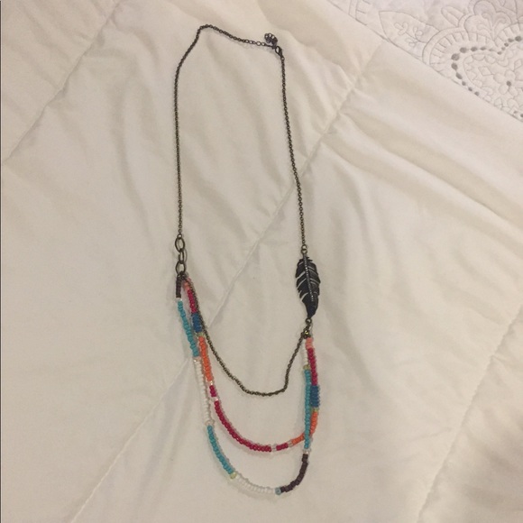 Layered necklace w/ feather - Picture 2 of 2